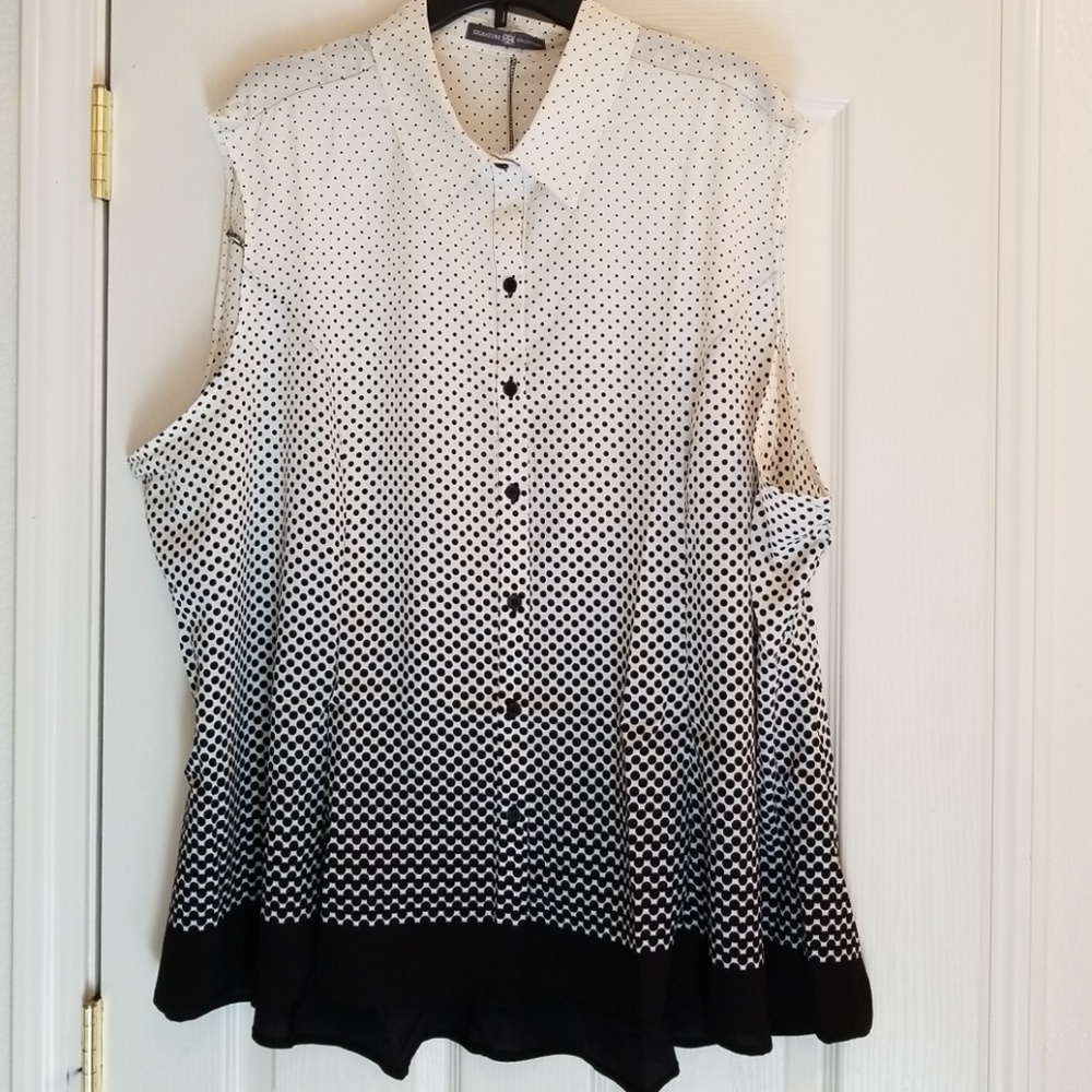 NWOT SIGNATURE COLLECTION BEIGE & BLACK BLOUSE
